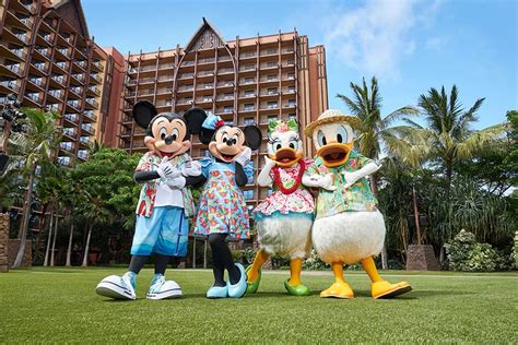 Celebrating The Holidays Hawaiʻi Style At Aulani A Disney Resort And