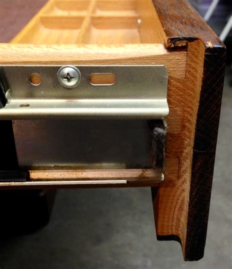 There is nothing to activate the pivoting locking levers. Oak Crest Manufacturing Roll Top Desk / Roll Top Desk Lock ...
