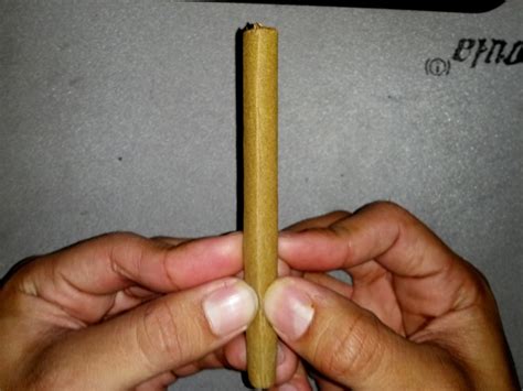 We Smoke Blunts Tutorial How To Roll A Blunt