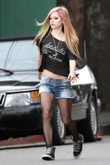 44 Best Images About Avril Lavigne Outfits On Pinterest Avril Lavigne Feminist Blogs And