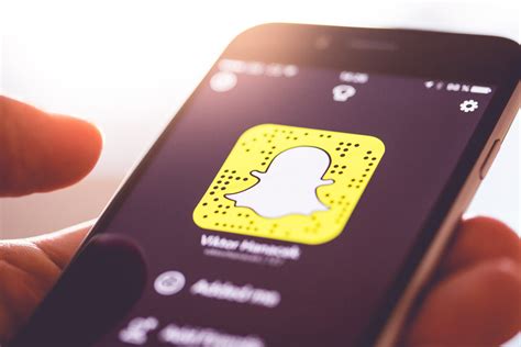Snapchat è cresciuta nel 2021 e ora i suoi utenti utilizzano più