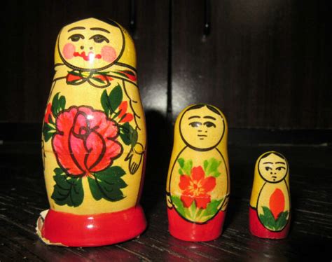 Vintage Russian Nesting Dolls Set Of 3 Wooden Made In Russia Ebay