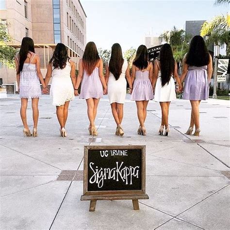 You Def Need To Try These During Your Next Photoshoot Sorority Photoshoot Sorority Poses