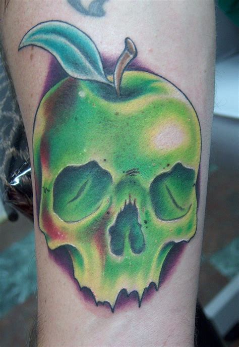 Skull Apple Tattoo By Brandon Zitlow Adeadanchortattoo