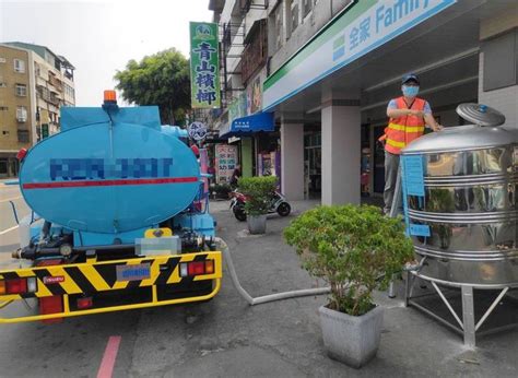 政府資訊公開 組織與行政規則 轄管水庫公告事項 年度預算書/決算書 政策宣導執行情形 個資檔案資訊 國賠案件統計 公聽會 土地徵收計畫書圖 主管人. 台中「供5停2」深夜0點將啟動 水車載水提前注滿供水站 - 生活 - 自由時報電子報
