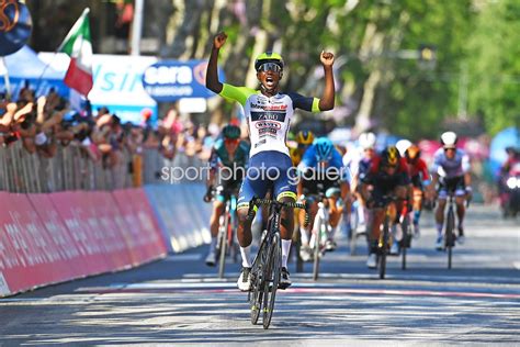 Hailu Biniam Girmay Eritrea Wins Stage 10 Giro Ditalia 2022 Images