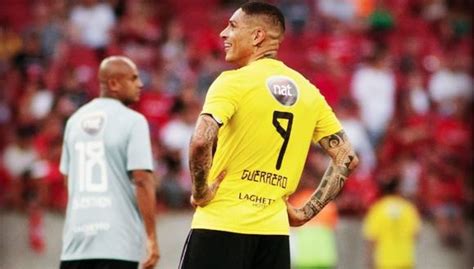 Maybe you would like to learn more about one of these? Selección Peruana | Paolo Guerrero troleado por Vinicius ...