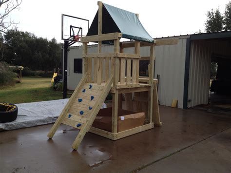 A fun way for the summer, this diy outdoor pallet shower is a great help when you want your spotless. Endeavor Playset DIY Fort and Swingset Plans