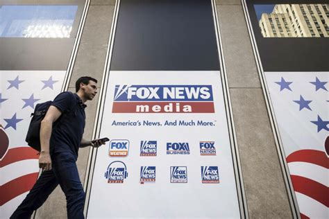 Fox News Settles With Former Tucker Carlson Producer For 12m Las Vegas