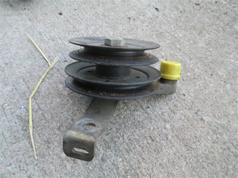 John Deere Gt235 Gx345 Lx255 48c And 54c Double Pulley Assmebly Am133924