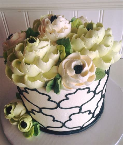 White Flower Cake Shoppe White Flowers Desserts Food Cakes Tailgate Desserts Deserts Cake
