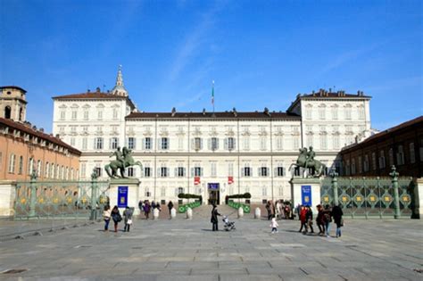 Torino, zoals de stad in het italiaans heet, is de hoofdstad van de regio piëmont. De pracht en praal van het Palazzo Reale in Turijn - Ciao ...