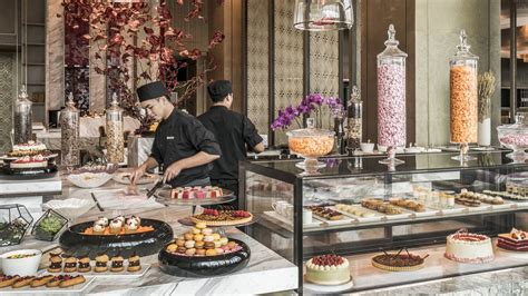 Four seasons hotels and resorts — канадская компания, оператор сети гостиниц класса «люкс» four seasons. Kuala Lumpur Fine Dining Restaurant | Curate at Four ...