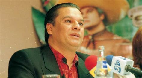 Polémica Crítica A Juan Gabriel En Televisión Obliga A Renunciar A