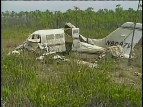 2001 Marsh Harbour Cessna 402 Crash Overloaded Private Plane Crashed