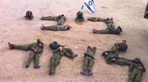 Gaza Ceasefire Israeli Soldiers Spell Out Bibi Loser As Insult To