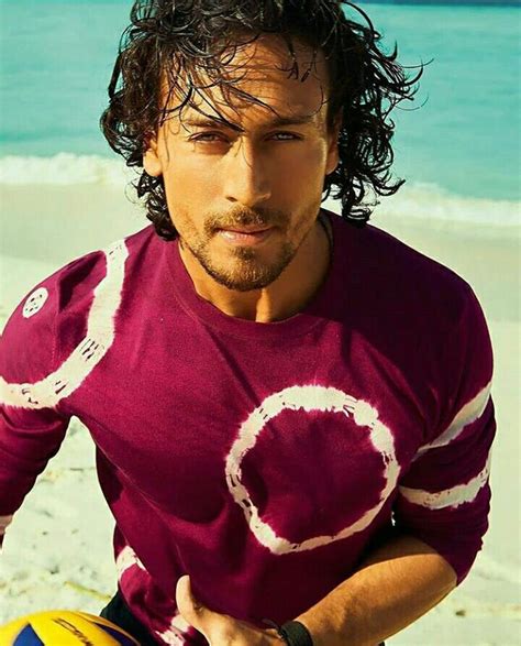 Shirtless Bollywood Men Tiger Shroff At The Beach