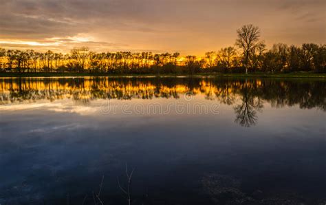 160107 Beautiful Sunset Reflection Lake Photos Free And Royalty Free