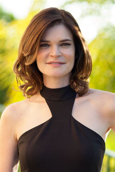 Parenthood All About Betsy Brandt Photo 1952846