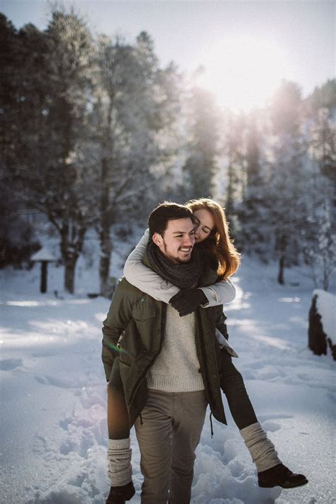 Wintershooting Im Schnee Couple Photography Winter Winter Couple