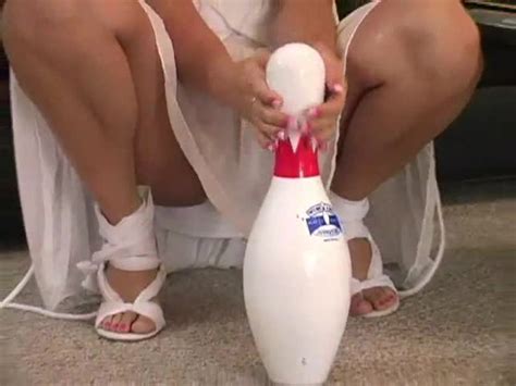 bowling pin up her blonde cunt porn tube