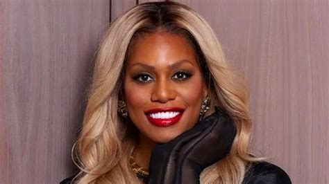 Laverne Cox Looks Amazing In A Bikini Showing Off Incredible Curves Youtube