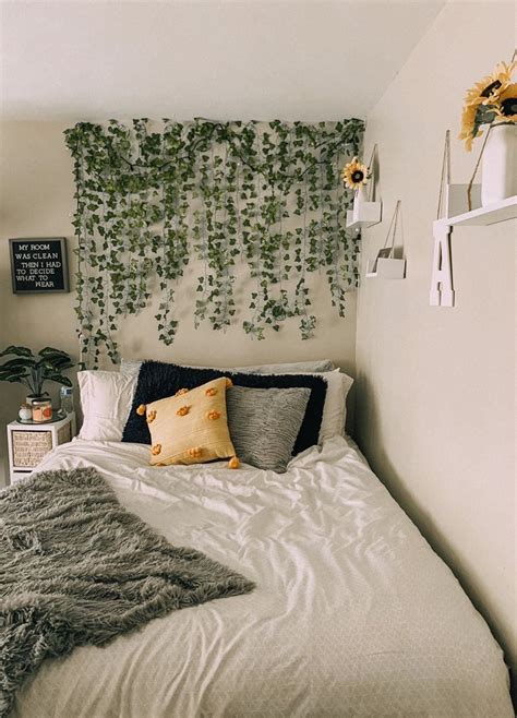 Ivy Wall Bedroom Decor Modern Design In 2020 College Apartment