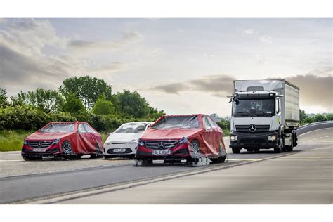 Nfz Messe Daimler Truck Intensiviert Sicherheits Assistenzsysteme