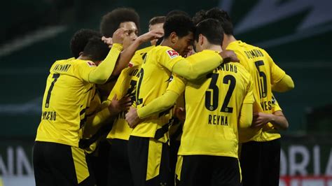 Nach nur 12 sekunden klatscht der ball nach einem schuss von ingavartsen an die latte. Union Berlin gegen Borussia Dortmund live im Free-TV - kicker