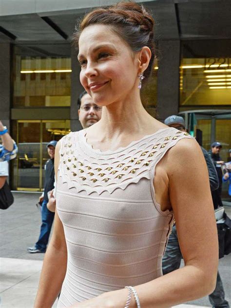 Ashley Judd In Tight Dress 03 Gotceleb