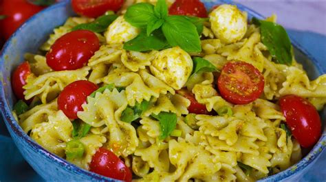 Nudelsalat Mit Tomaten Mozzarella Und Pesto Nudelsalat Caprese I