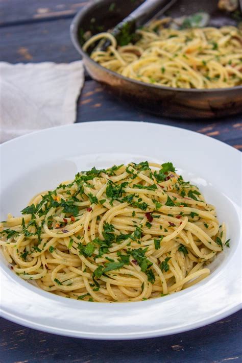 Spaghetti Aglio E Olio Recipe Easy And Quick Pasta My Xxx Hot Girl