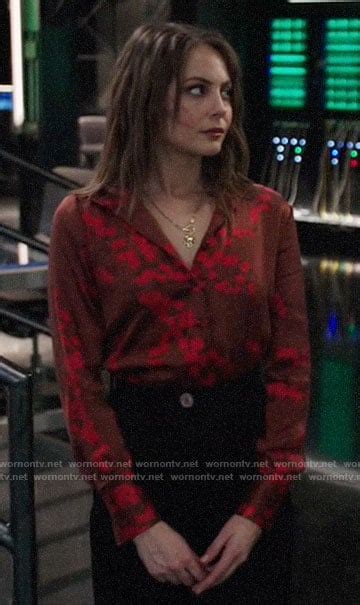 Thea Queen Outfits And Fashion On Arrow Willa Holland