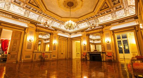 If you book with tripadvisor, you can cancel up to 24 hours before. Palais Vivienne - Papilles Traiteur I Paris Événement