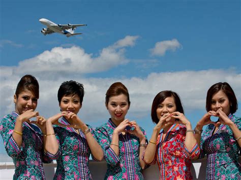 Journal of economics, 1 (1). Malaysia Airlines : pas d'aide, et des navigants formés à ...