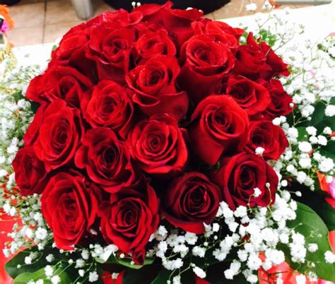 Happy Valentines Day 3 Dozen Roses Christinas Flower