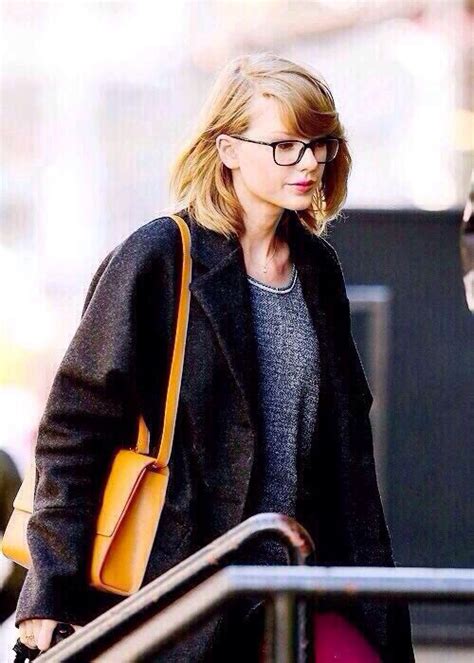Shes Wearing Glasses Omfg Shes So Cute Havent Seen Her With Glasses