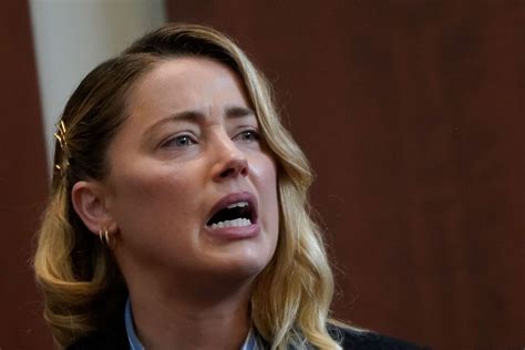 Body Language Expert Analyzes Amber Heard S Emotional Testimony In Johnny Depp Trial