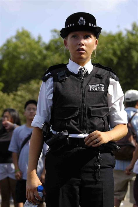 Policewoman London Jul 06 Police Woman Outside The Palace Flickr