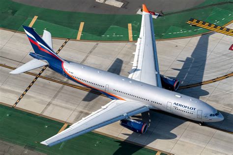 russian flights banned from american airspace boeing halts maintenance support 100 knots