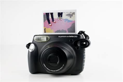 Fujifilm Instax Wide 210 Instaxcular