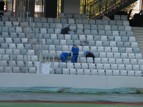 Trebuie sa fii nesimtit pentru a rupe scaunele de pe Cluj ...