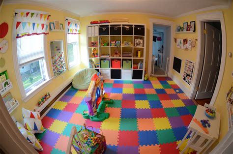 The play room is clean and worthy to take a photo! DIY ideas for Decorating Baby Playroom | Go Mommy