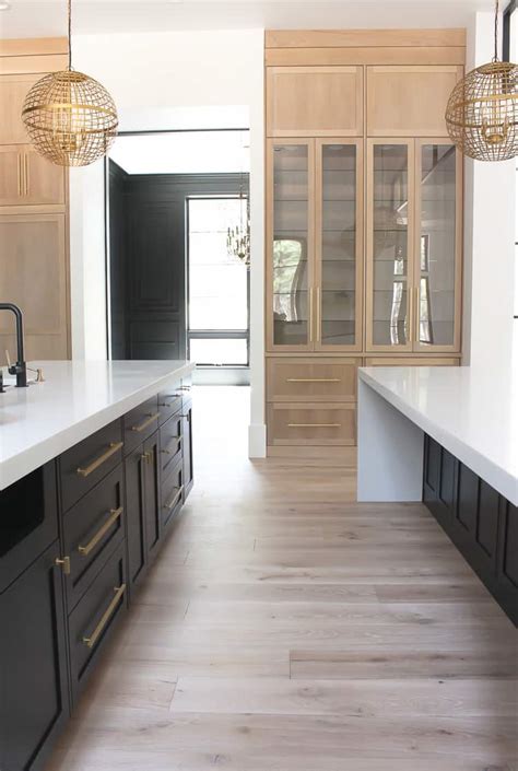 Wood lower cabinets, white upper cabinets with. Rising Stars | White Oak Kitchens - BANDD DESIGN