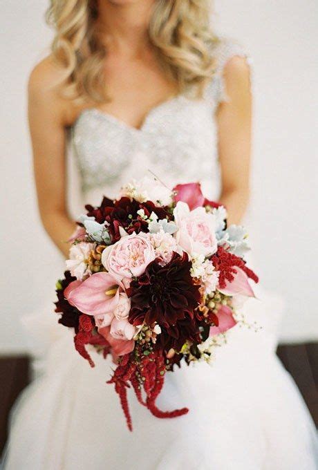47 Beautiful Bouquets For A Fall Wedding Wedding Bride Red Wedding