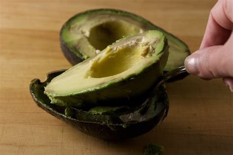 You'll never really know what does an avocado taste like true answer unless you try an avocado yourself, though, so please go out and try one just to see what all what does an avocado taste like. Creamy Guacamole Recipe - Pinch My Salt