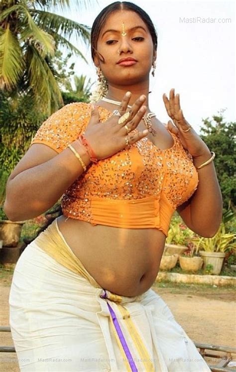 Mallu Actress And Aunty Hot And Sexy Photos In Saree And Blouse Desi Aunty Leaked