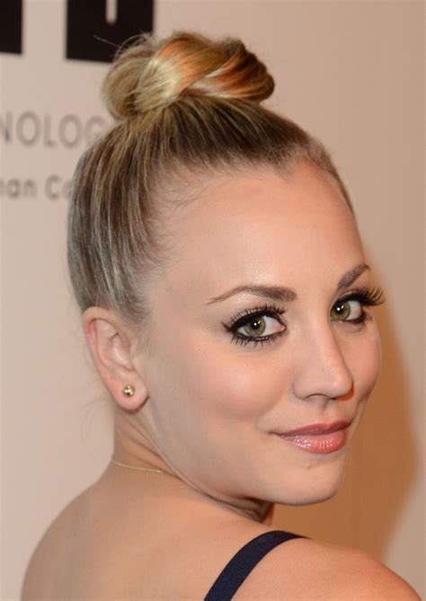 The back of the wonderful cute pixie hairstyle is tapered into the nape, with layers cut all the way up and round the sides forming the excellent look that is perfectly proper for people with long face shapes. Hayden panettiere bob hairstyle back view. hayden ...