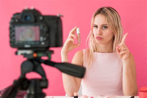 The Key Differences Between Influencers And Content Creators How To