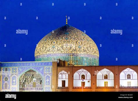 Islamic Republic Of Iran Isfahan Esfahan Sheikh Lotfollah Mosque